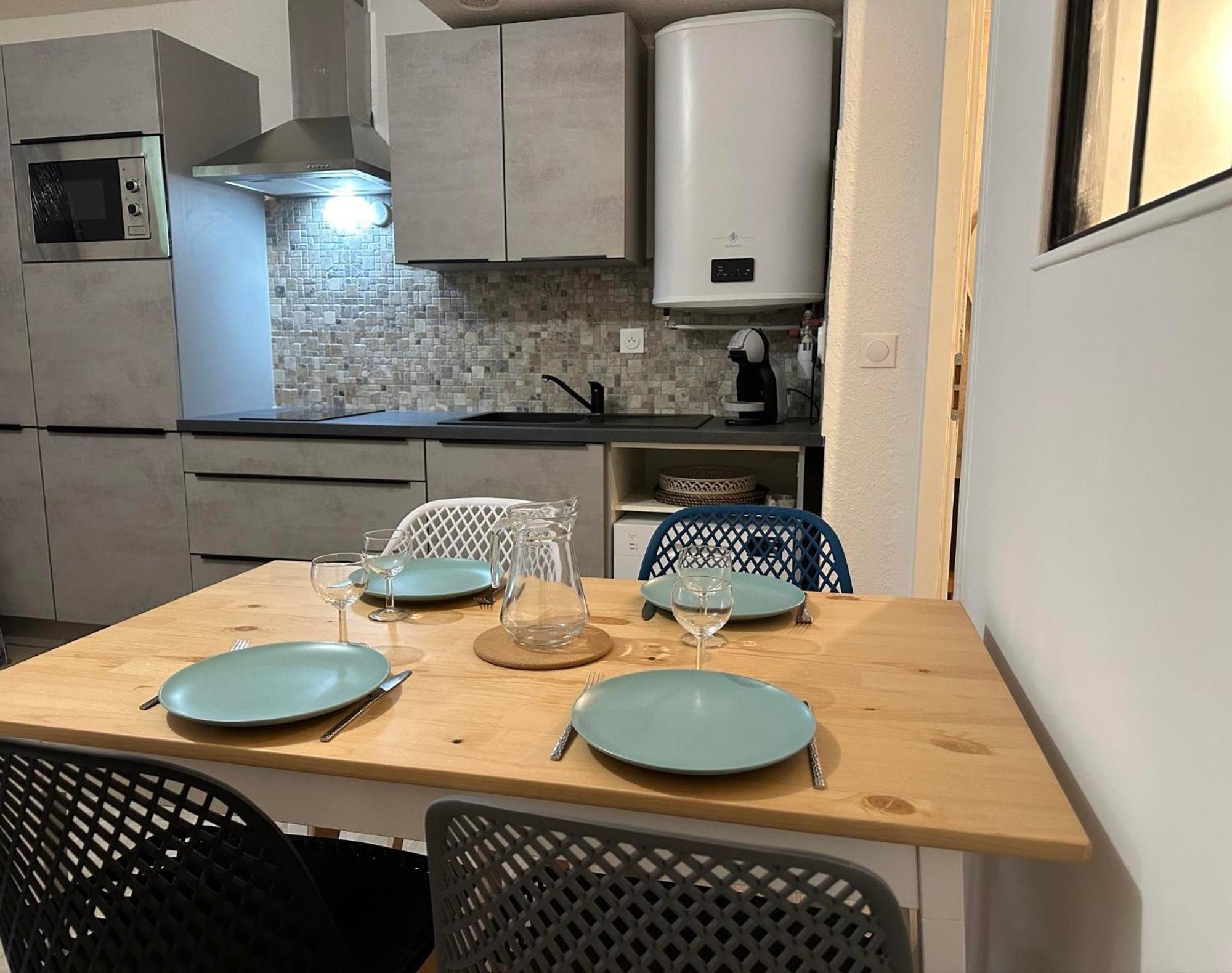 Appartement Climatise Avec Chambre Et Parking Privatif Locations Vld Camargue Saintes-Maries-de-La-Mer Exterior foto
