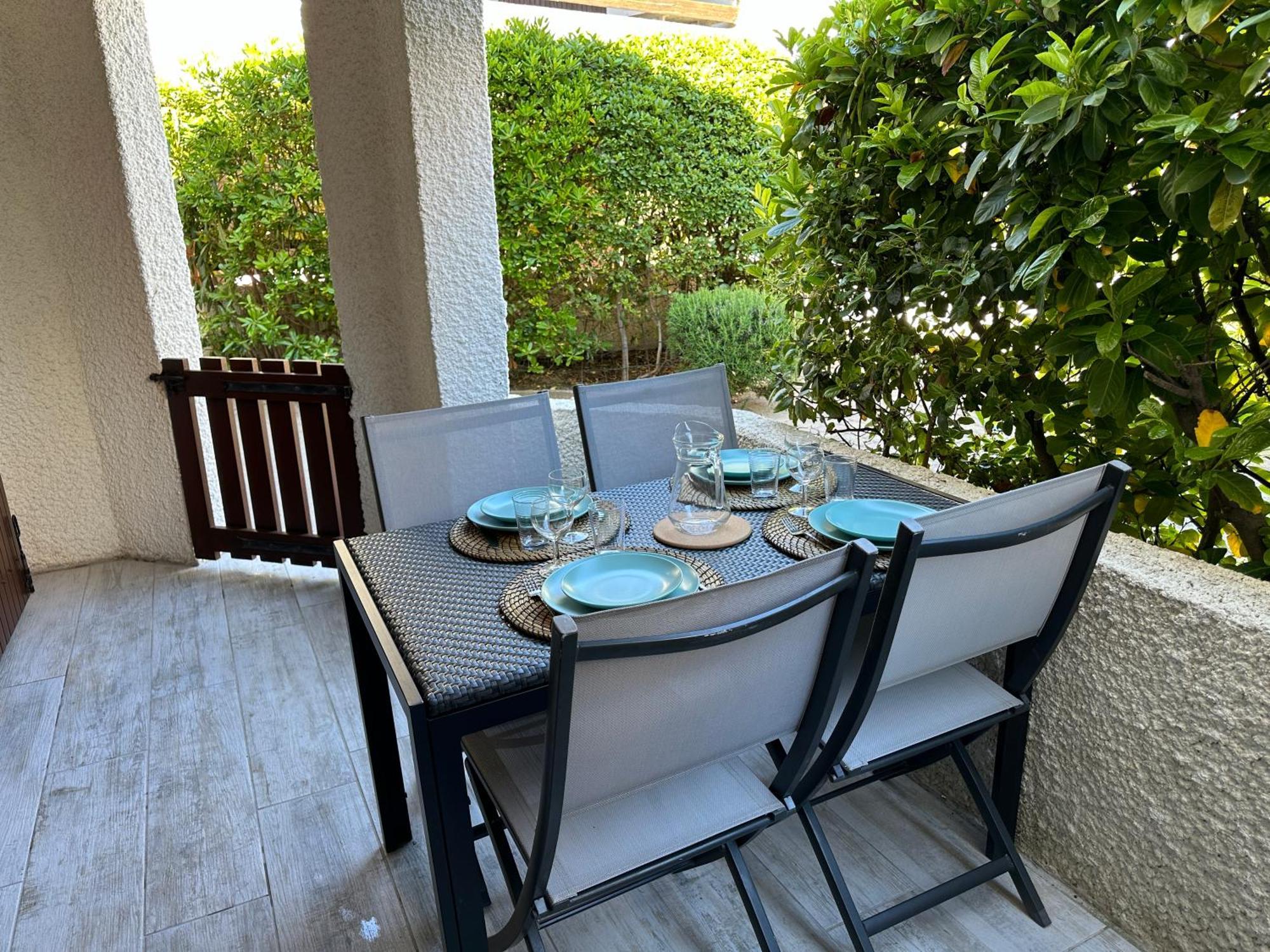 Appartement Climatise Avec Chambre Et Parking Privatif Locations Vld Camargue Saintes-Maries-de-La-Mer Exterior foto