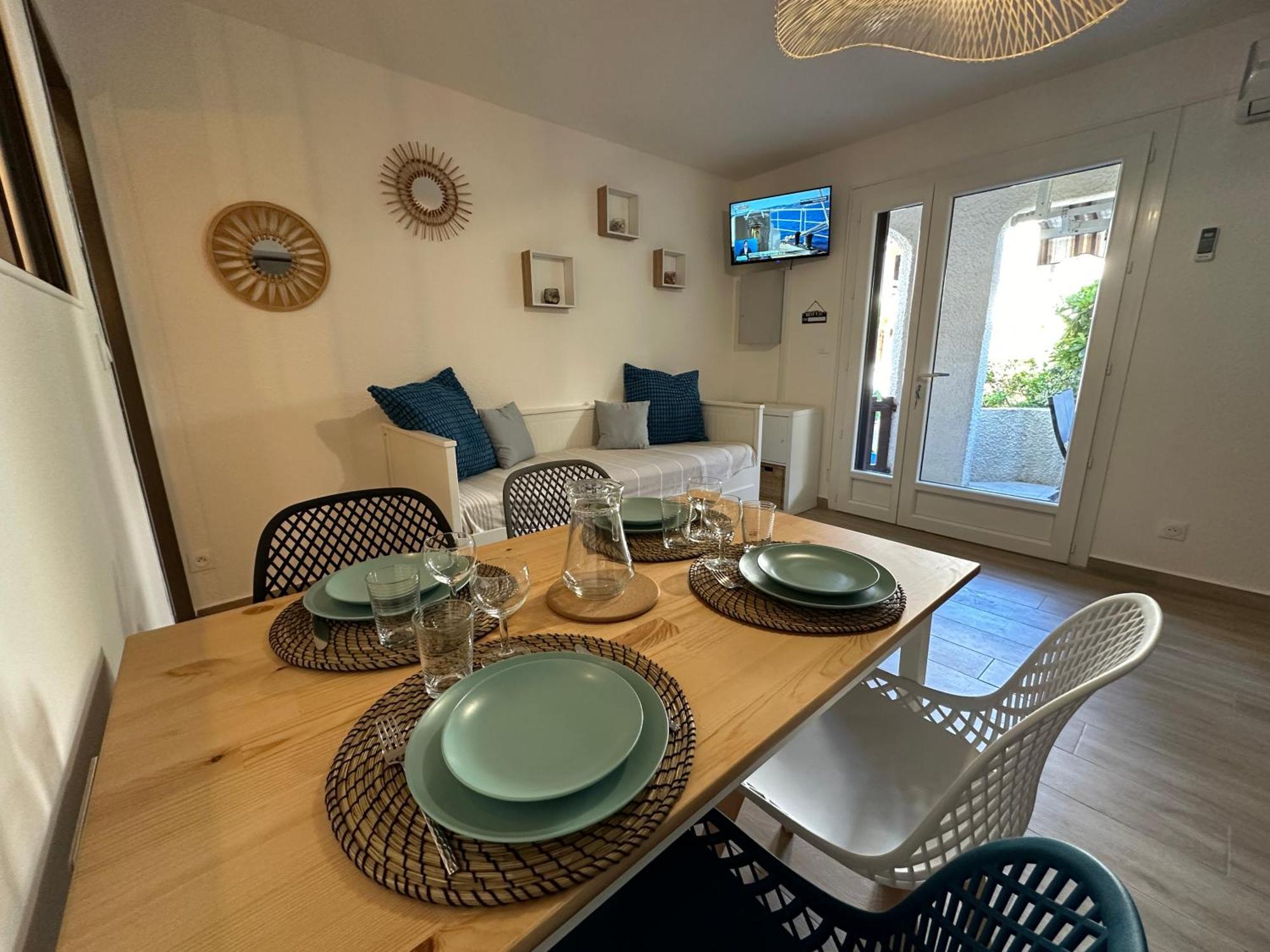 Appartement Climatise Avec Chambre Et Parking Privatif Locations Vld Camargue Saintes-Maries-de-La-Mer Exterior foto
