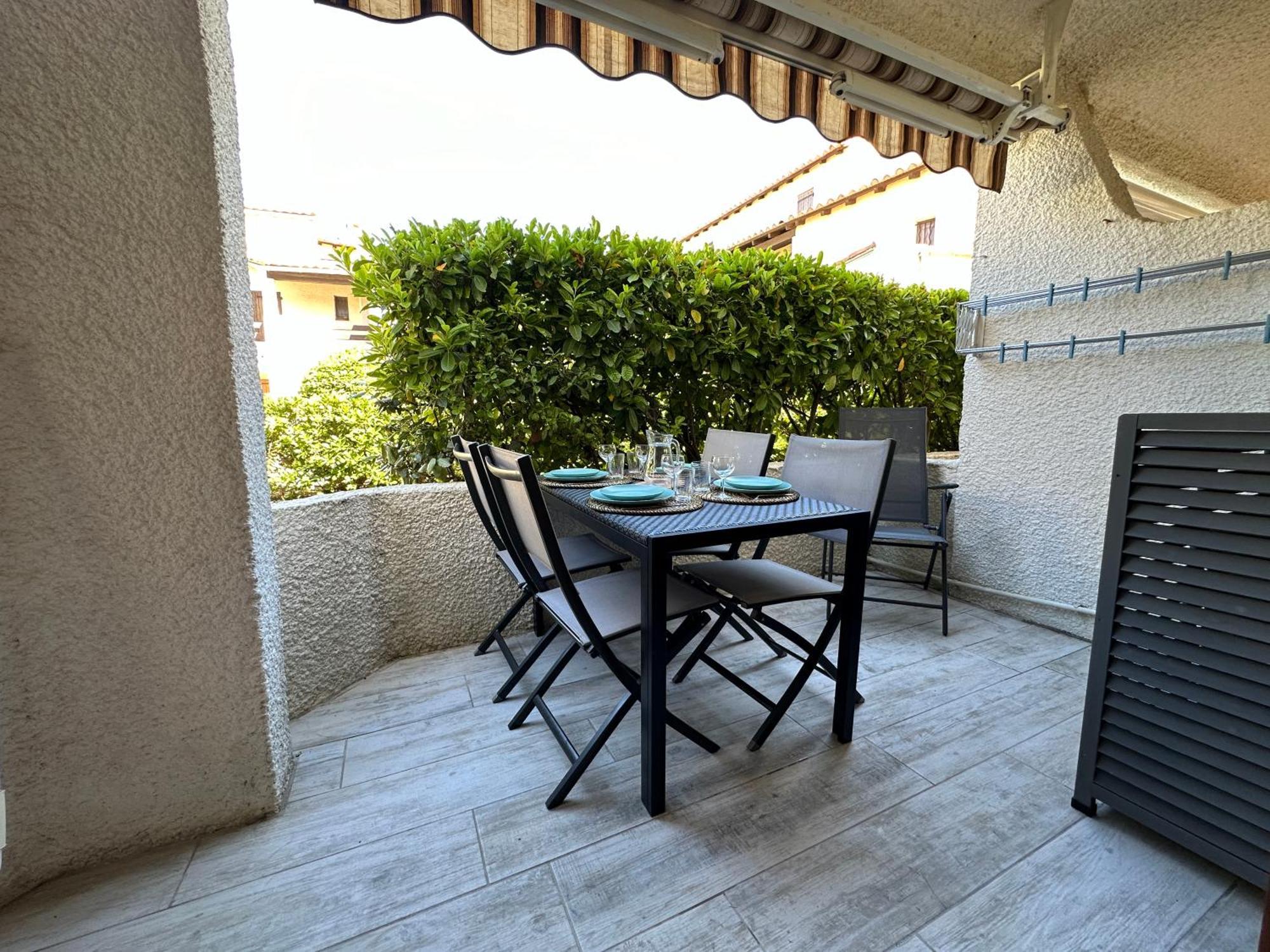 Appartement Climatise Avec Chambre Et Parking Privatif Locations Vld Camargue Saintes-Maries-de-La-Mer Exterior foto